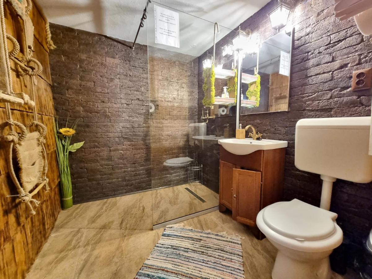Отель Langa Stana Куртя-де-Арджеш Экстерьер фото