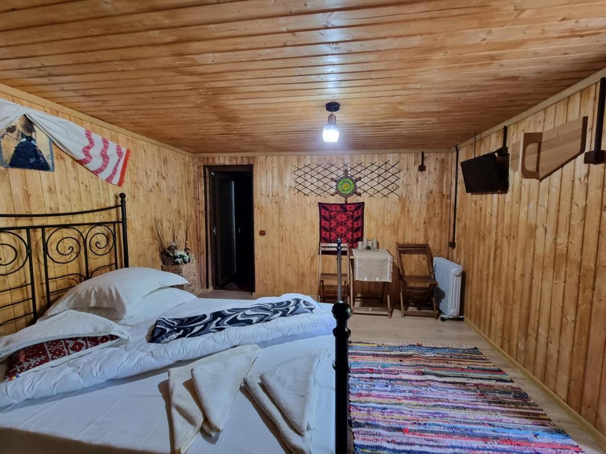Отель Langa Stana Куртя-де-Арджеш Экстерьер фото